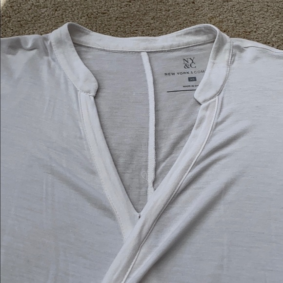 NY&C. New York & Company XS white top - Picture 13 of 15